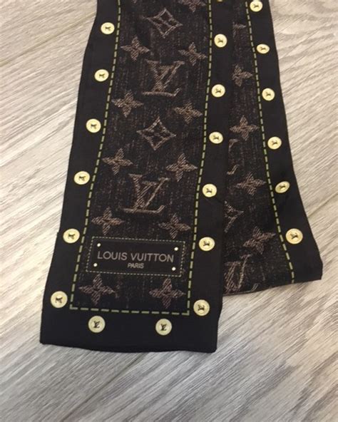 louis vuitton monogram scarf price|louis vuitton twilly scarf.